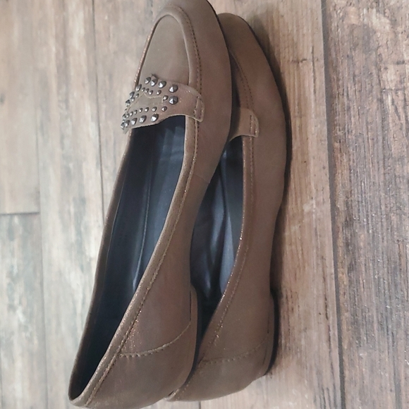 TAHARI Women's Harley Loafer - Picture 6 of 9